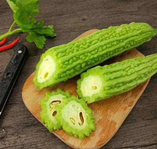 网络上说的吃瓜是什么,吃瓜背后的文化现象与社交心理